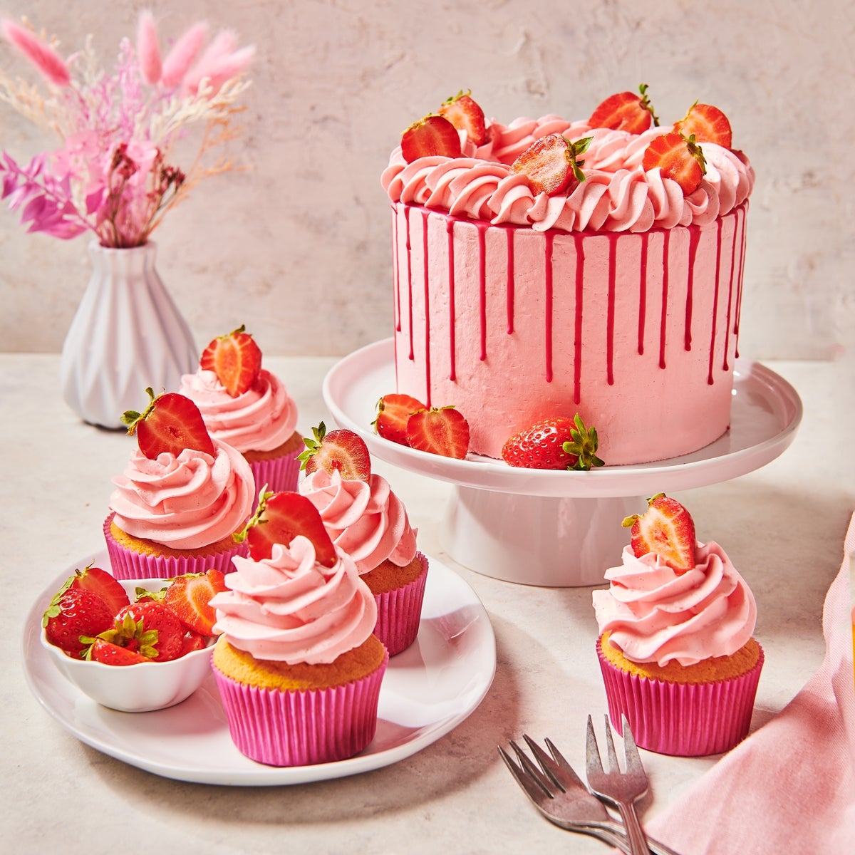 FunCakes Préparation pour Enchanted Cream® Fraise 900g