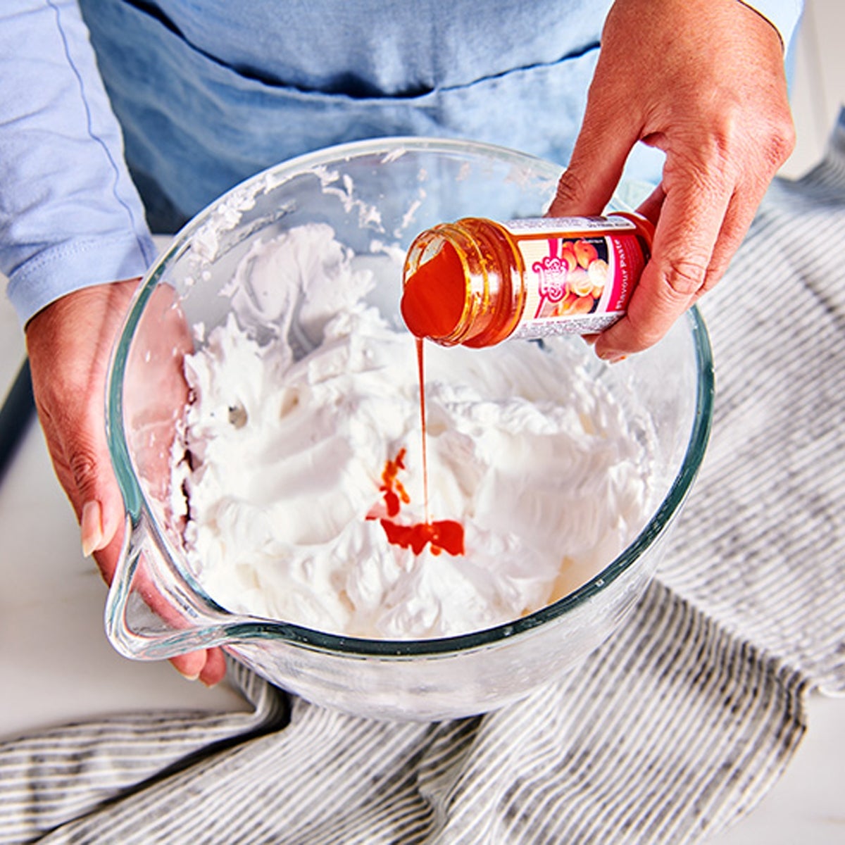 FunCakes Pâte Aromatisante Fraise 360g