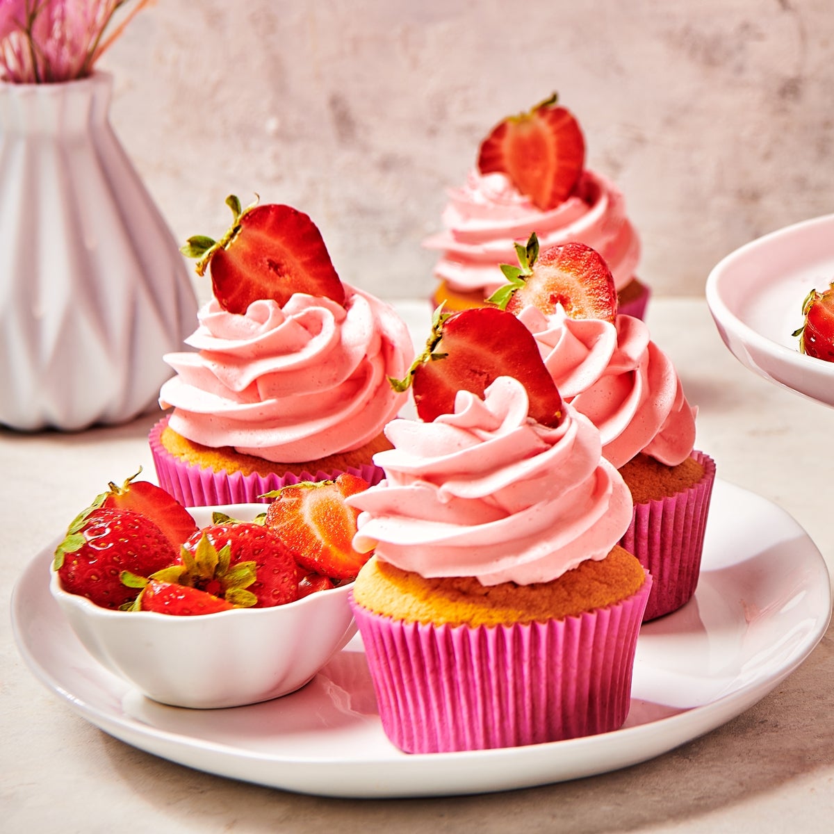 FunCakes Préparation pour Enchanted Cream® Fraise 900g
