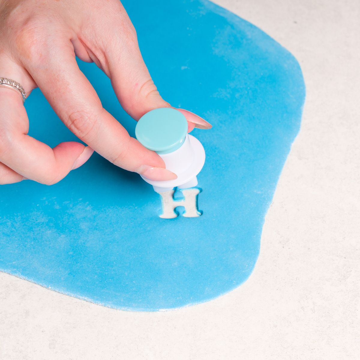 LOYAL Emporte-pièces Mini Alphabet Lettres Majuscules set/26