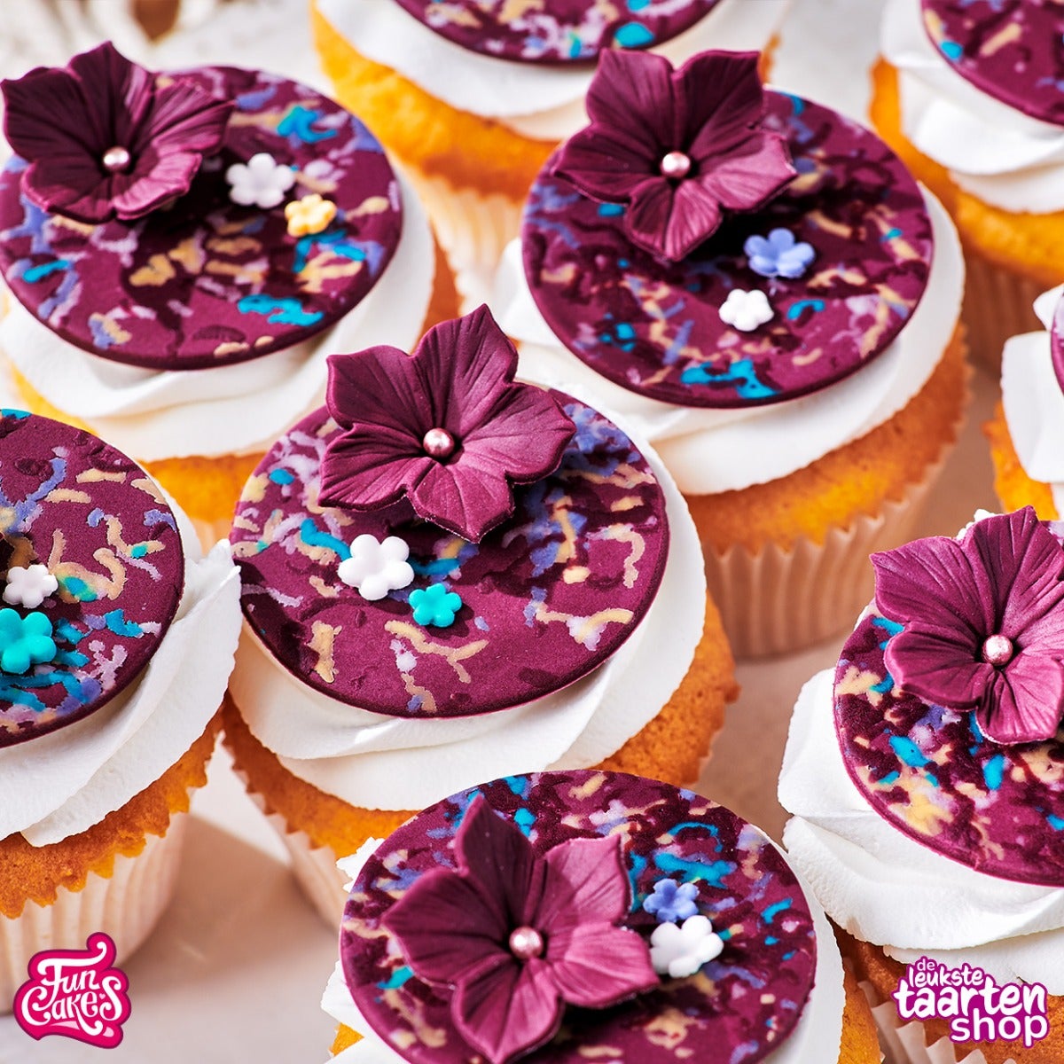 Chic Aubergine Kleur van het jaar Cupcakes