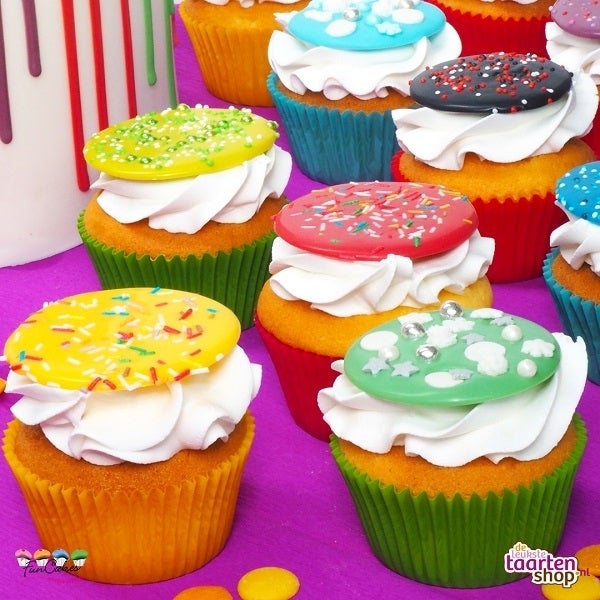 Cupcakes met een Deco Melts topping - Bakken met kinderen