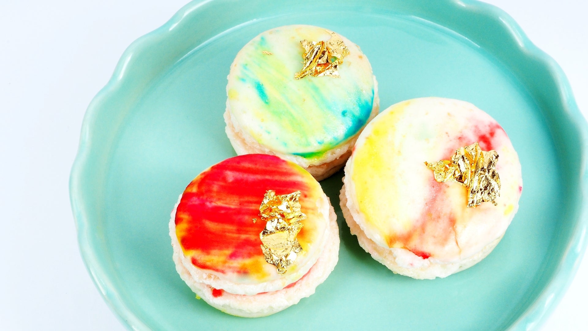 Waterverf macarons met bladgoud