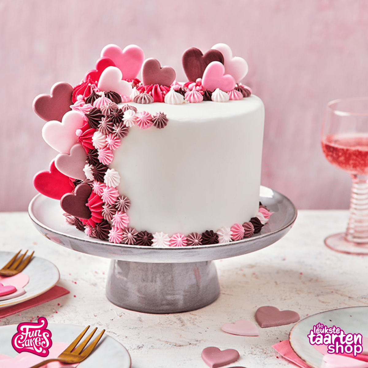 Liefde Taartje met Fondant Hartjes