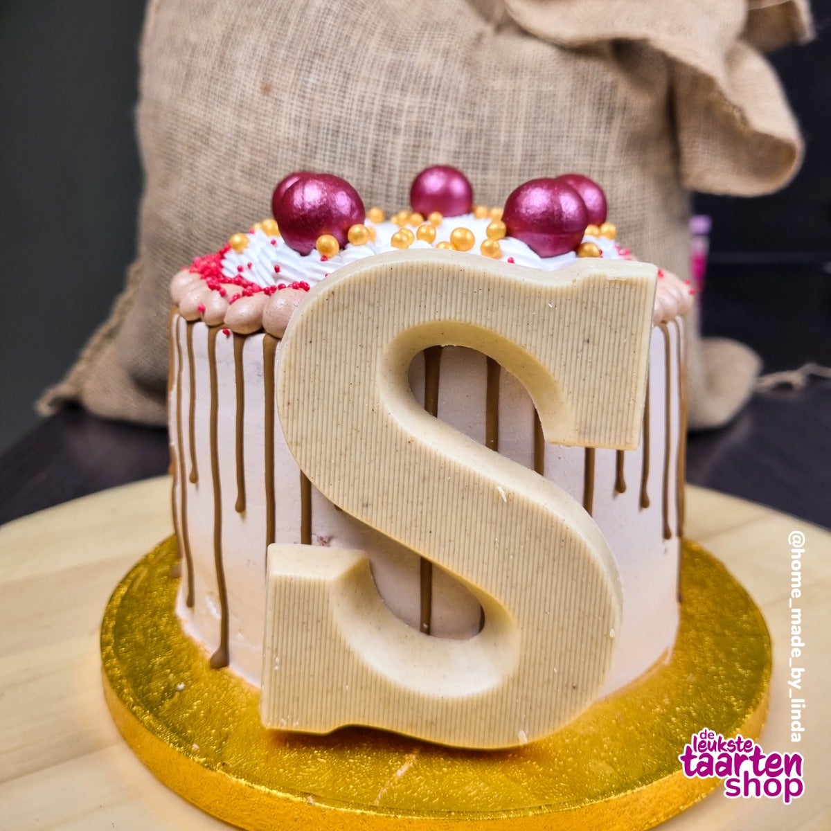 Sinterklaas Red Velvet Driptaart