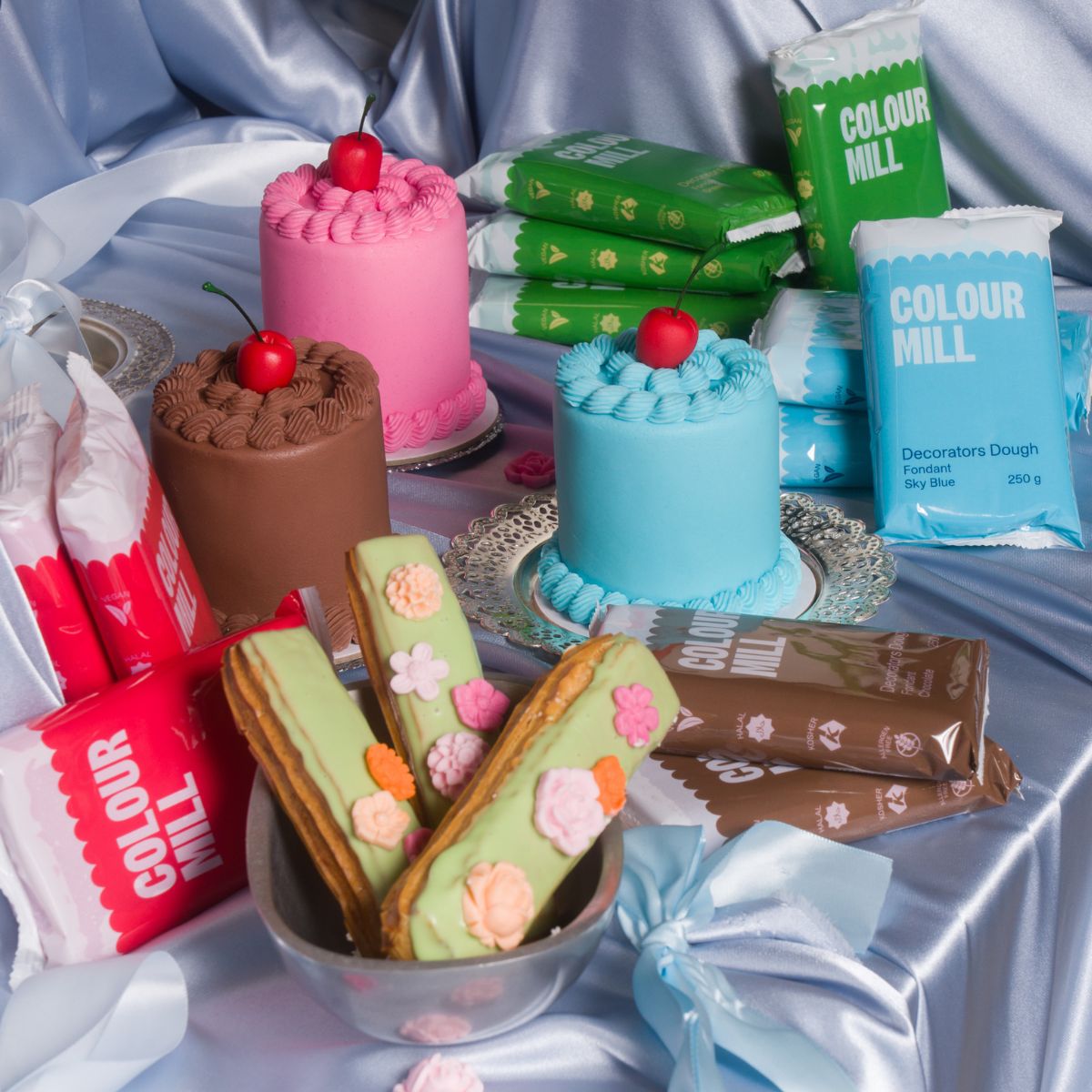 Colour Mill Pâte à Sucre Decorators Dough Bleu Ciel 250g