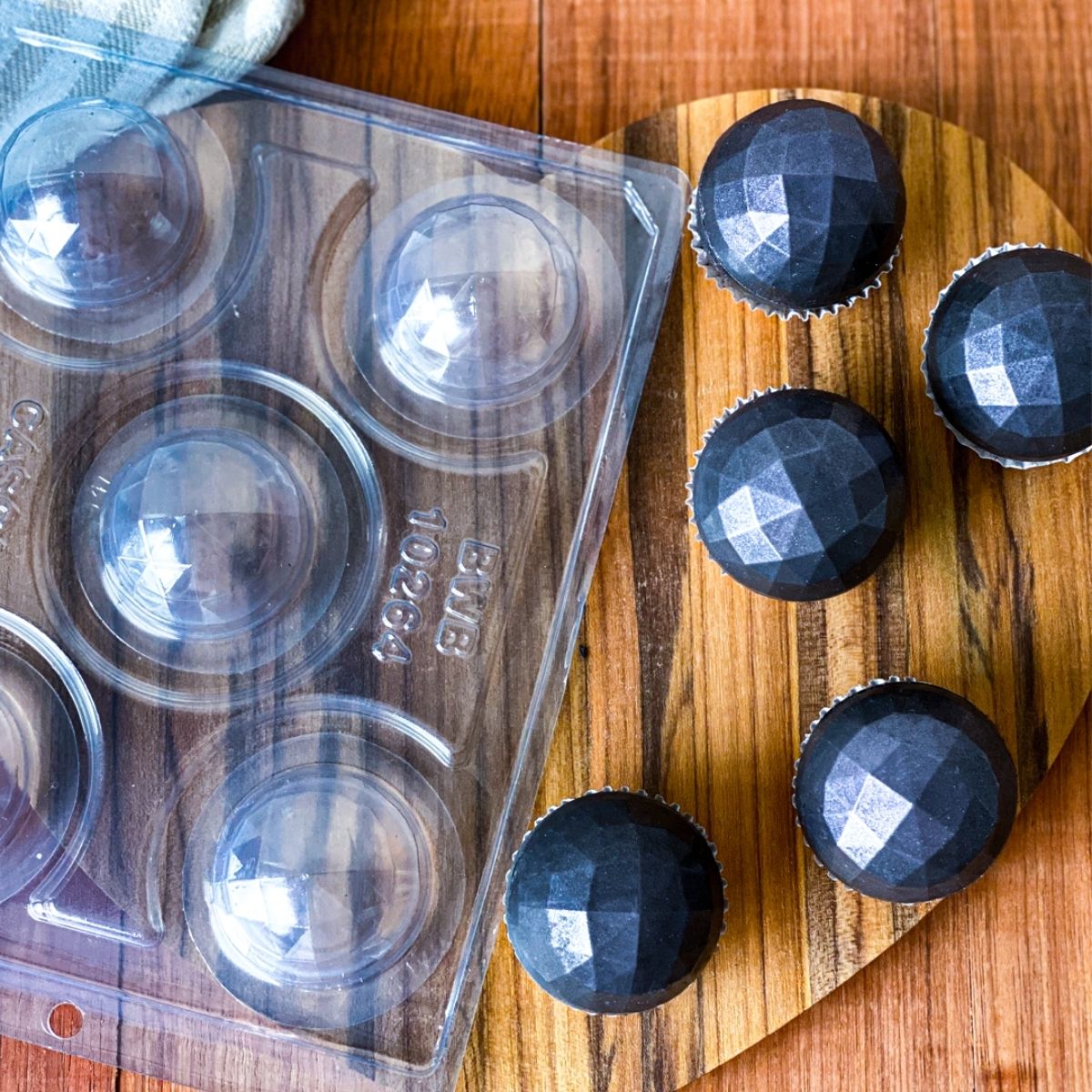 BWB Moule à Chocolat en 3 parties - Sphère Géométrique 50mm