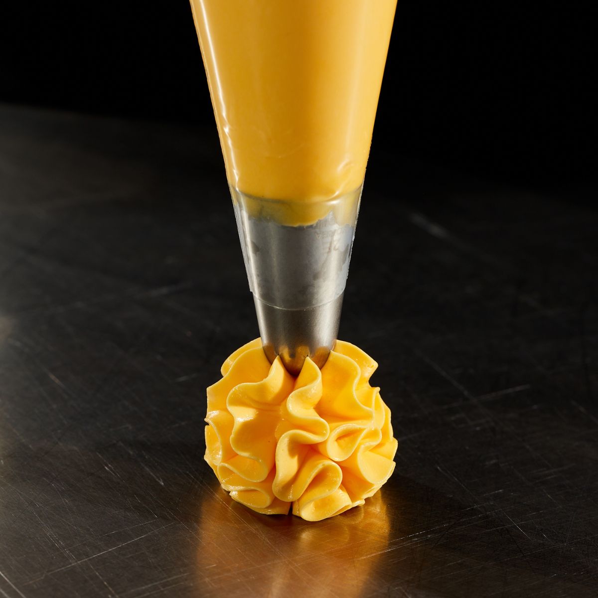 Colour Mill Piping Tip - 2E M Drop Flower