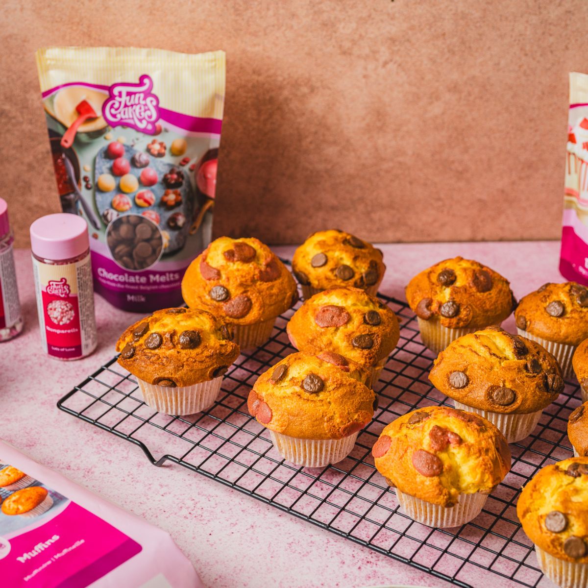 Chocolate chip muffins met zoete drizzle